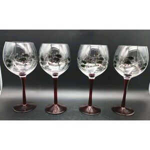 Set of 4 Pfaltzgraff WINTERBERRY Wine Glasses Stemware Christmas